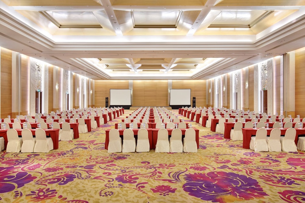 Js Luwansa Hotel And Convention Center 58/65