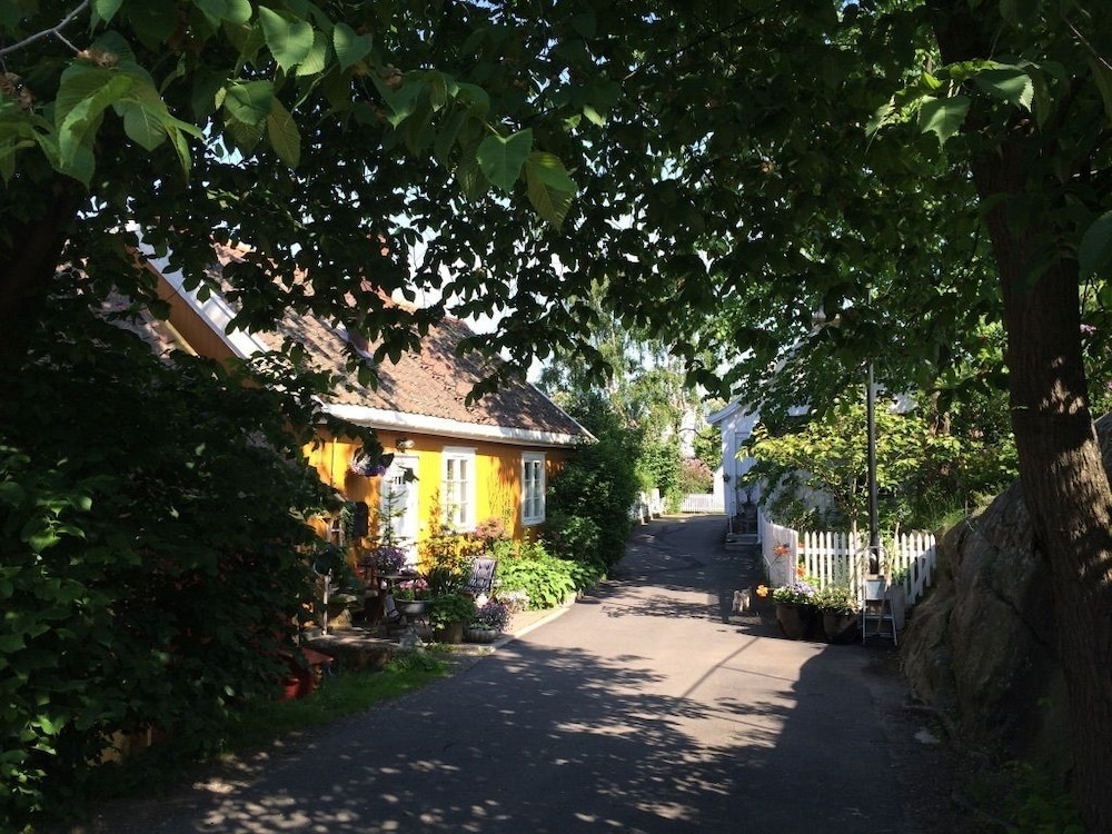 Reenskaug Hotel 48/50