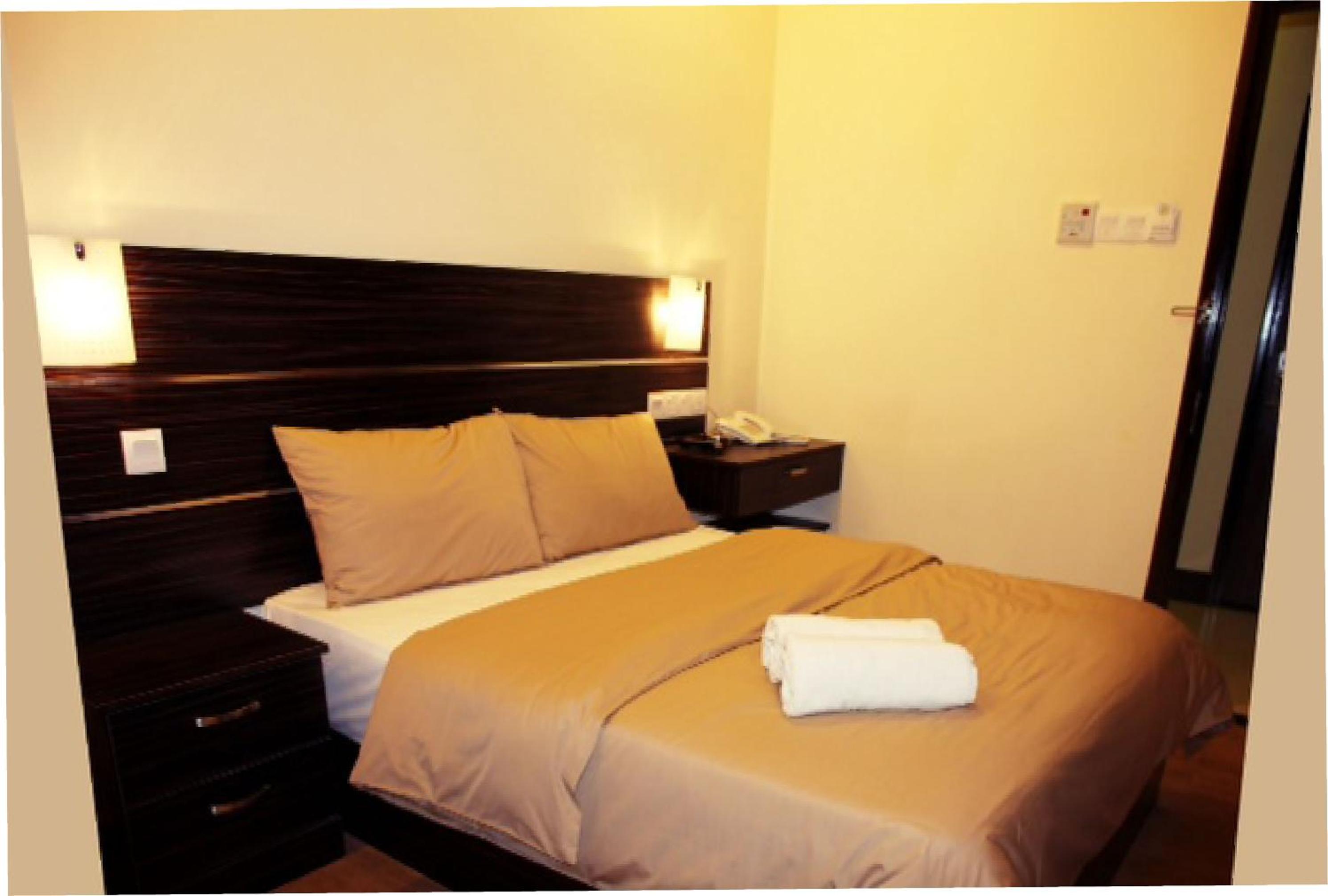 Oyo 108 Golden Palace Hotel 30/50