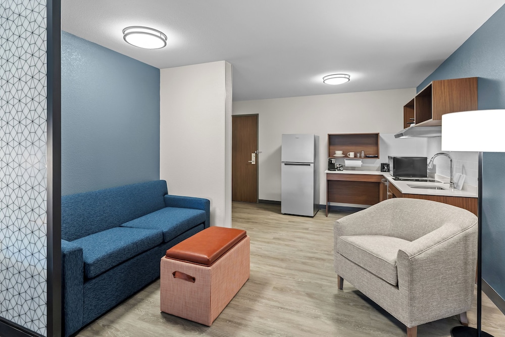 Everhome Suites Wichita Northeast 37/56