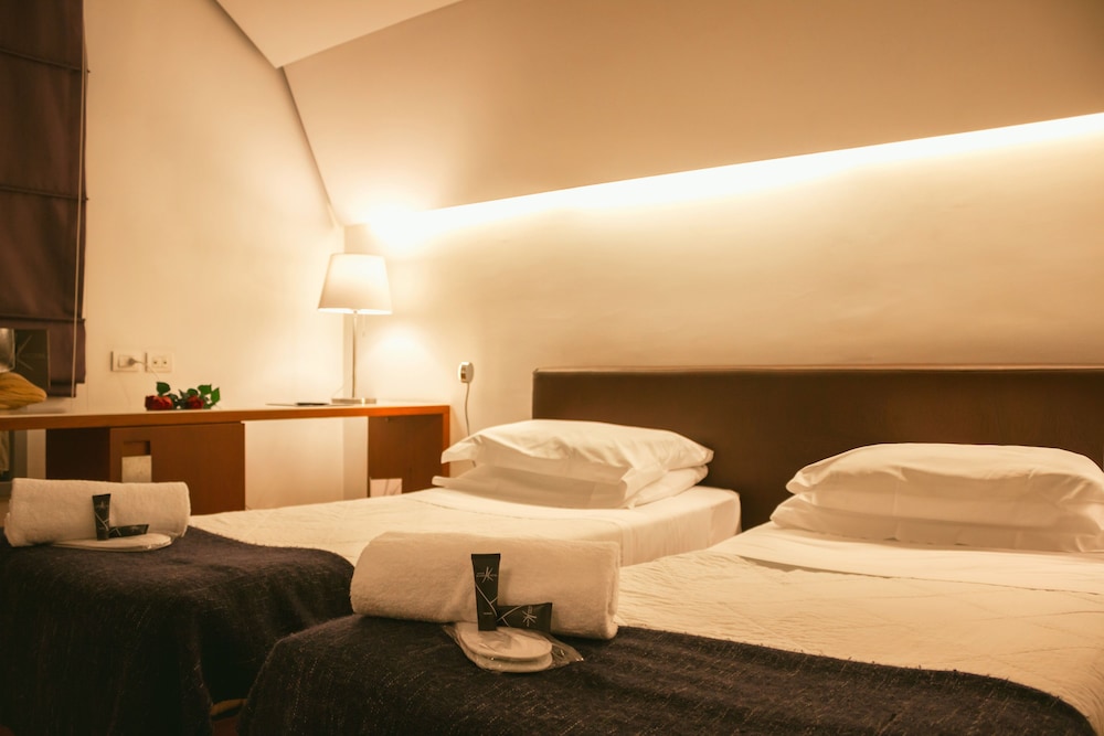 Black Hotel Rome 37/60