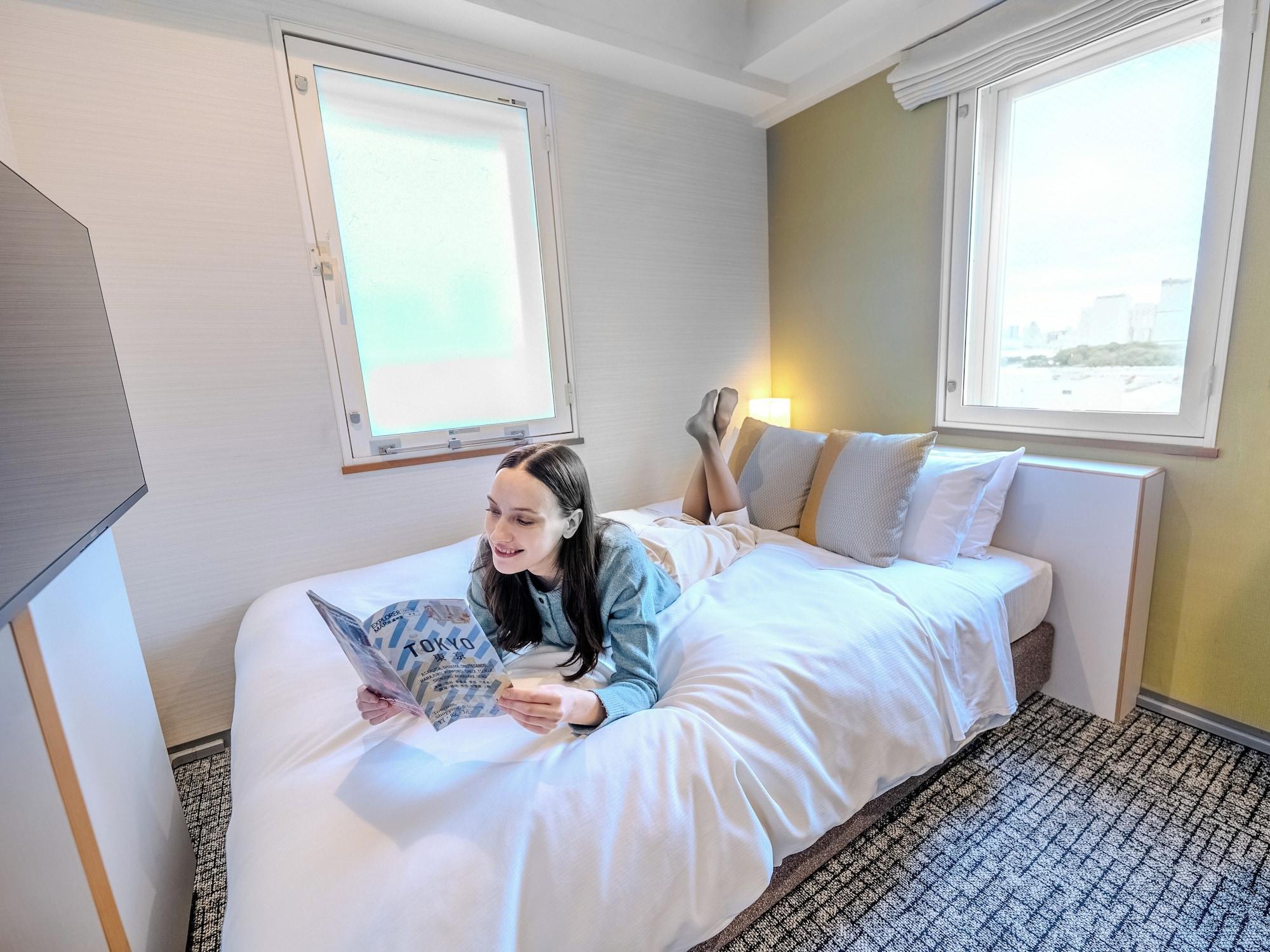 Moderate, Single, Double Bed, Laundry