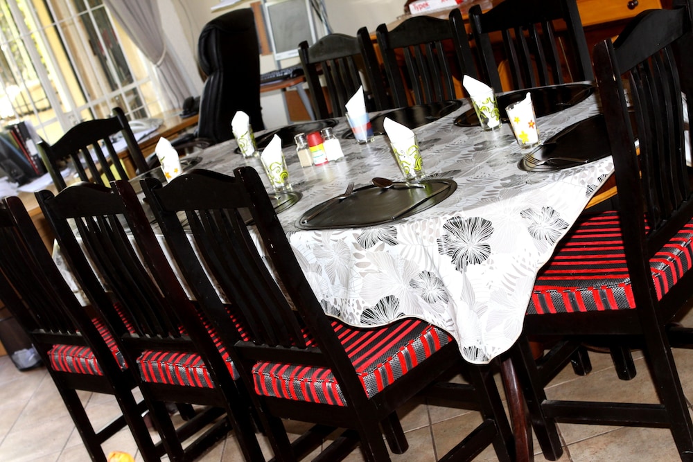 Airport Lodge Guest House 23/43