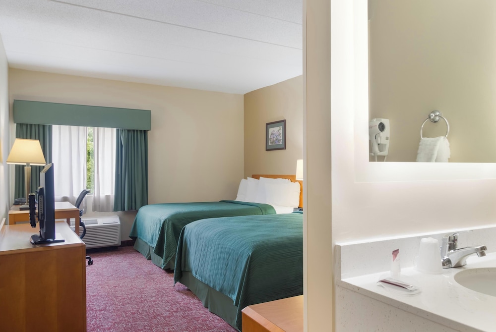 غرفة بسريرين كوين، All Seasons Inn & Suites Smithfield Providence 4/4