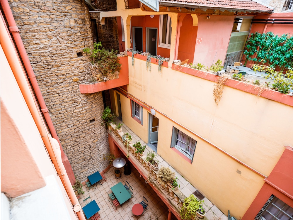 Hotel Au Patio Morand 5/36