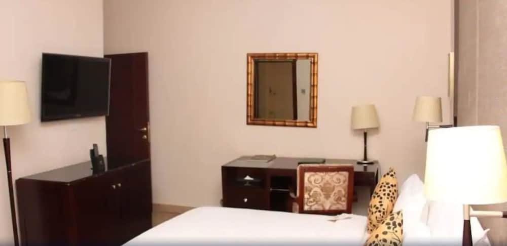 Hotel Chelsea Wuse 2 12/50