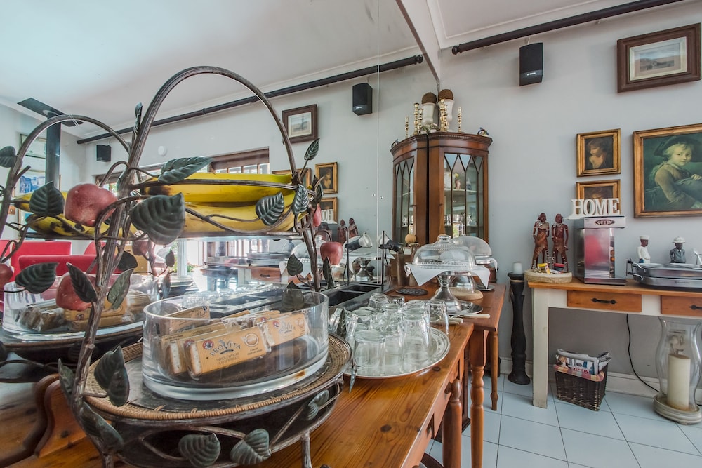 Honeypot Guesthouse 19/50