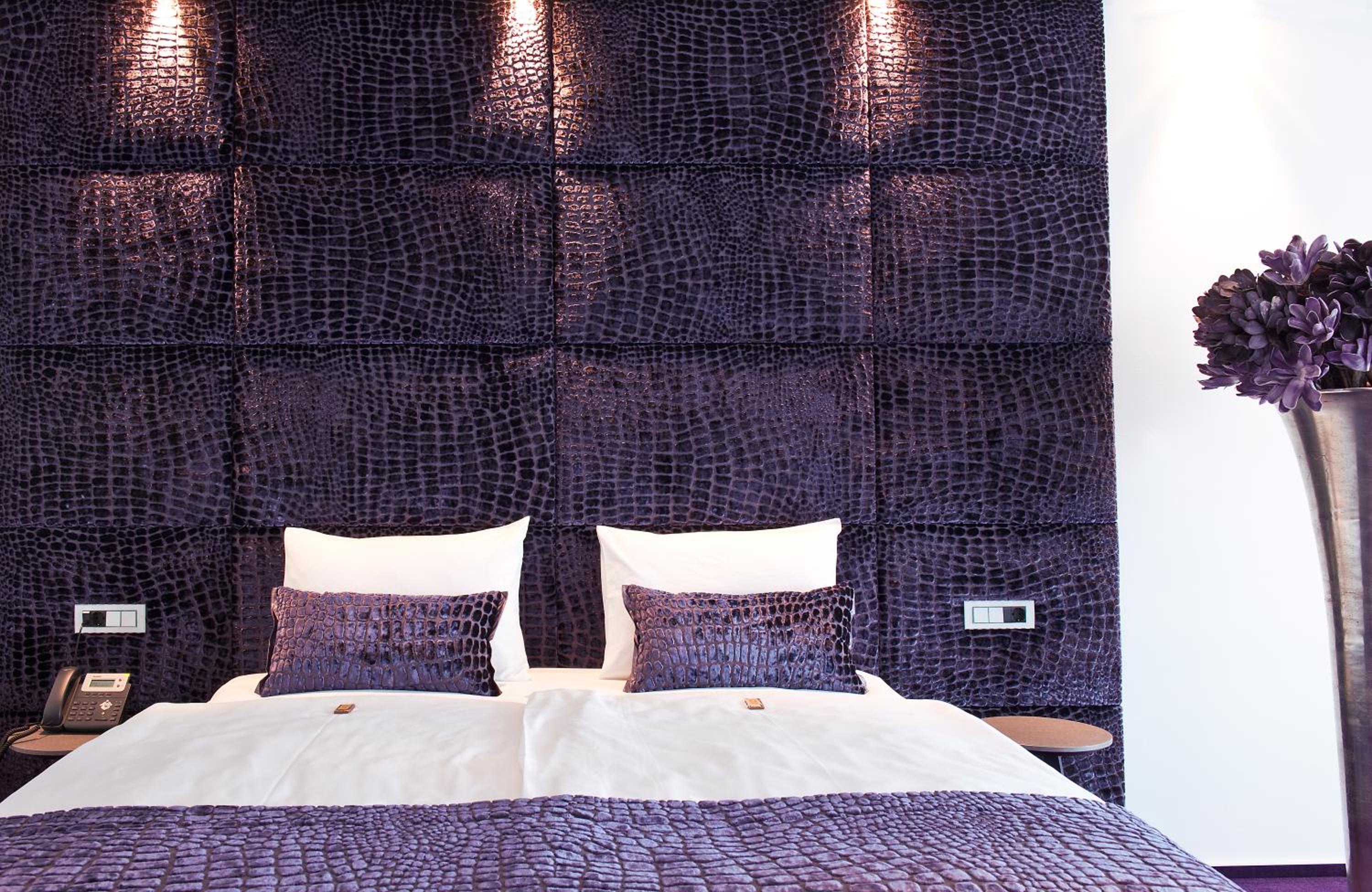 2 Bedrooms, Suite