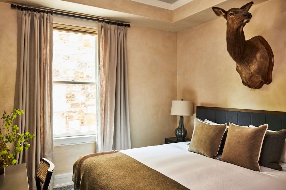 2 Bedrooms, Residence, 2 King Beds, Side View، The Auberge Residences at Element 52 4/6