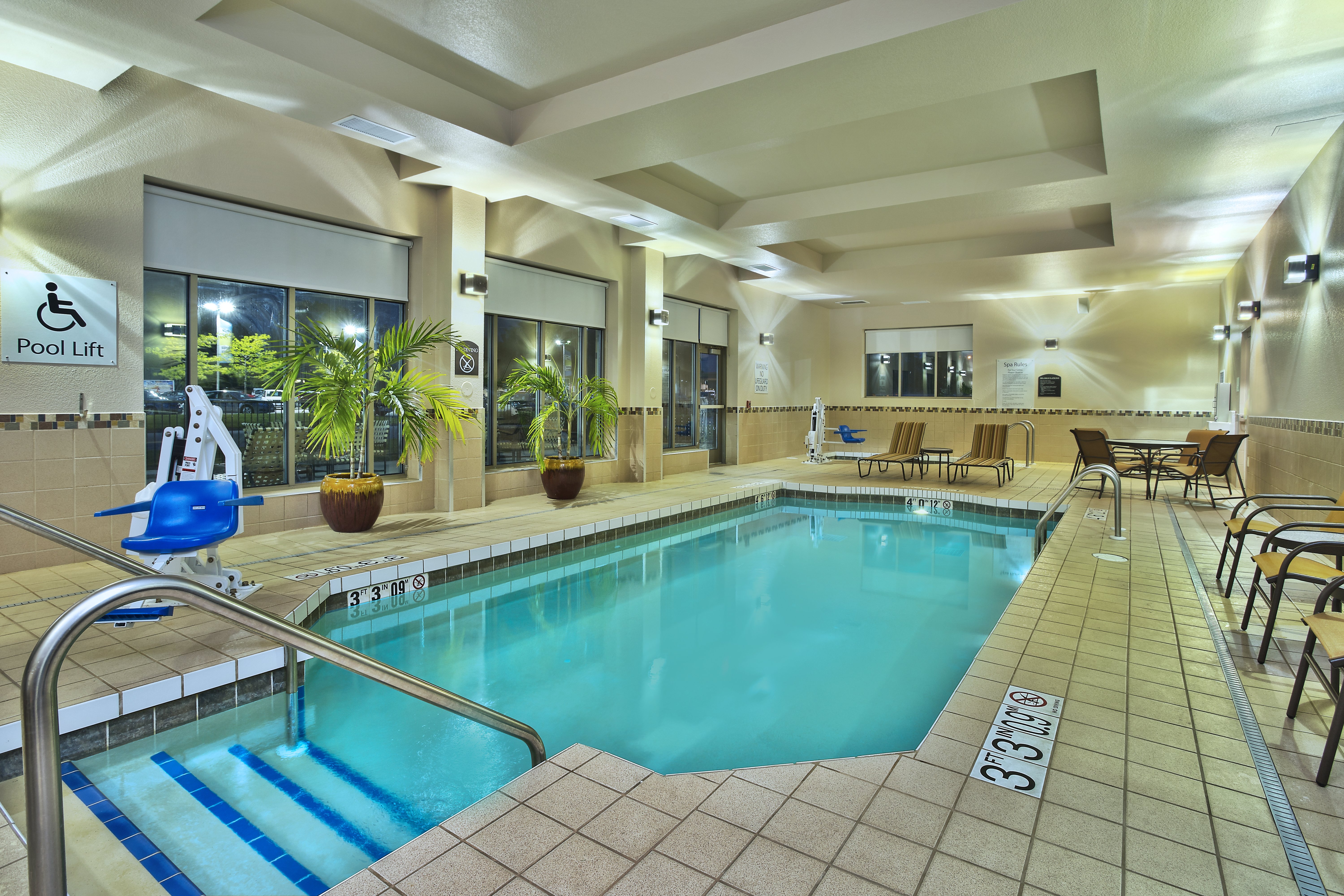Holiday Inn & Suites Green Bay Stadium 21/39