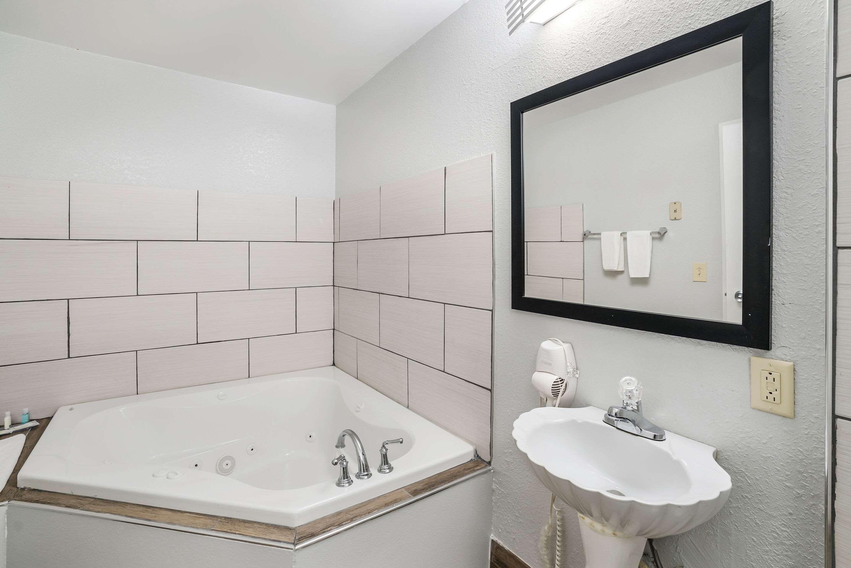 Upgrade, Suite, King Bed، Quality Inn Greer - Greenville 6/6