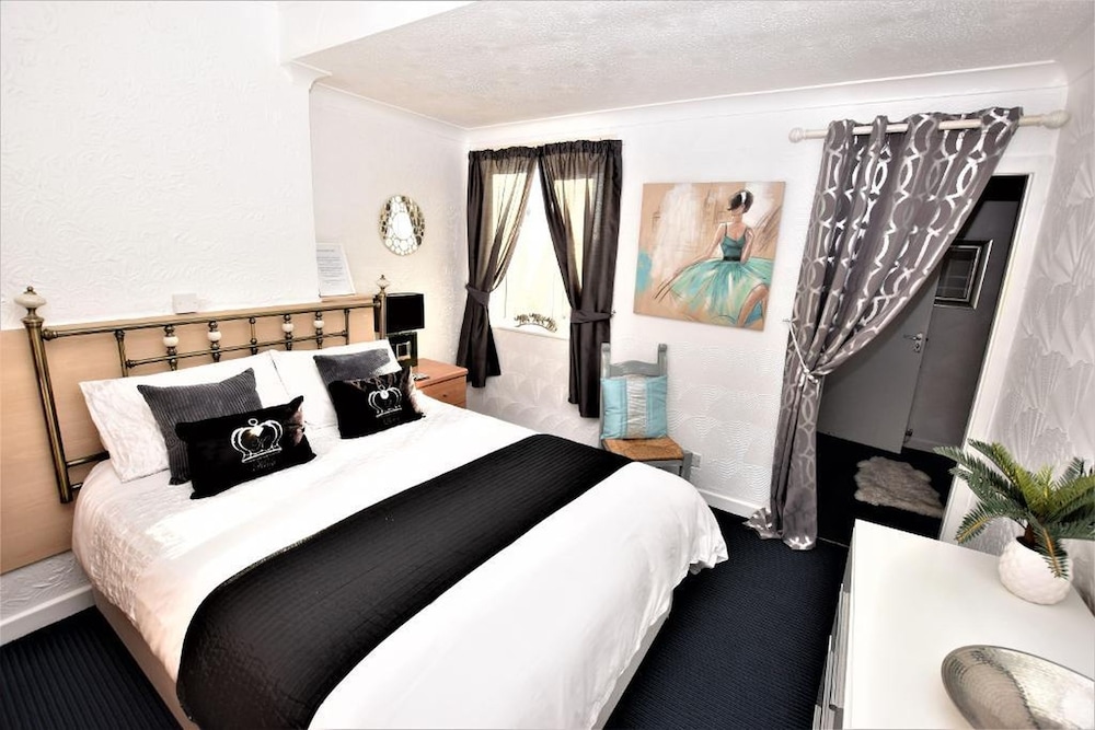 Bridle Lodge Superior Apartments 13/50