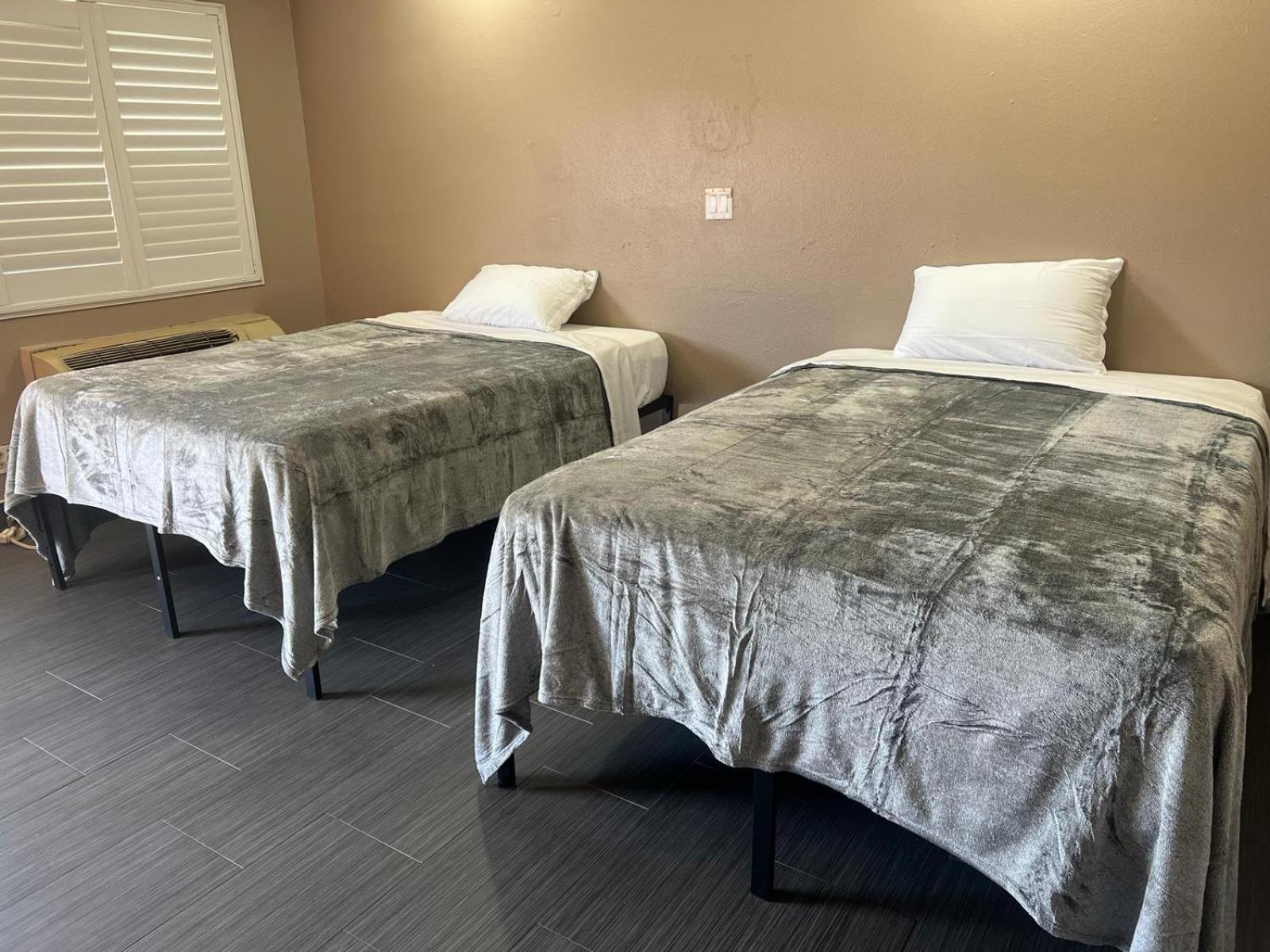 Pomona Inn Motel 3/18