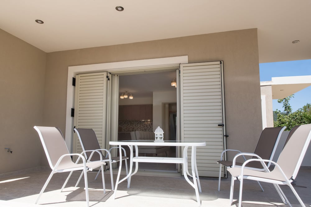 Bounatsa Studios & Apartments 9/43