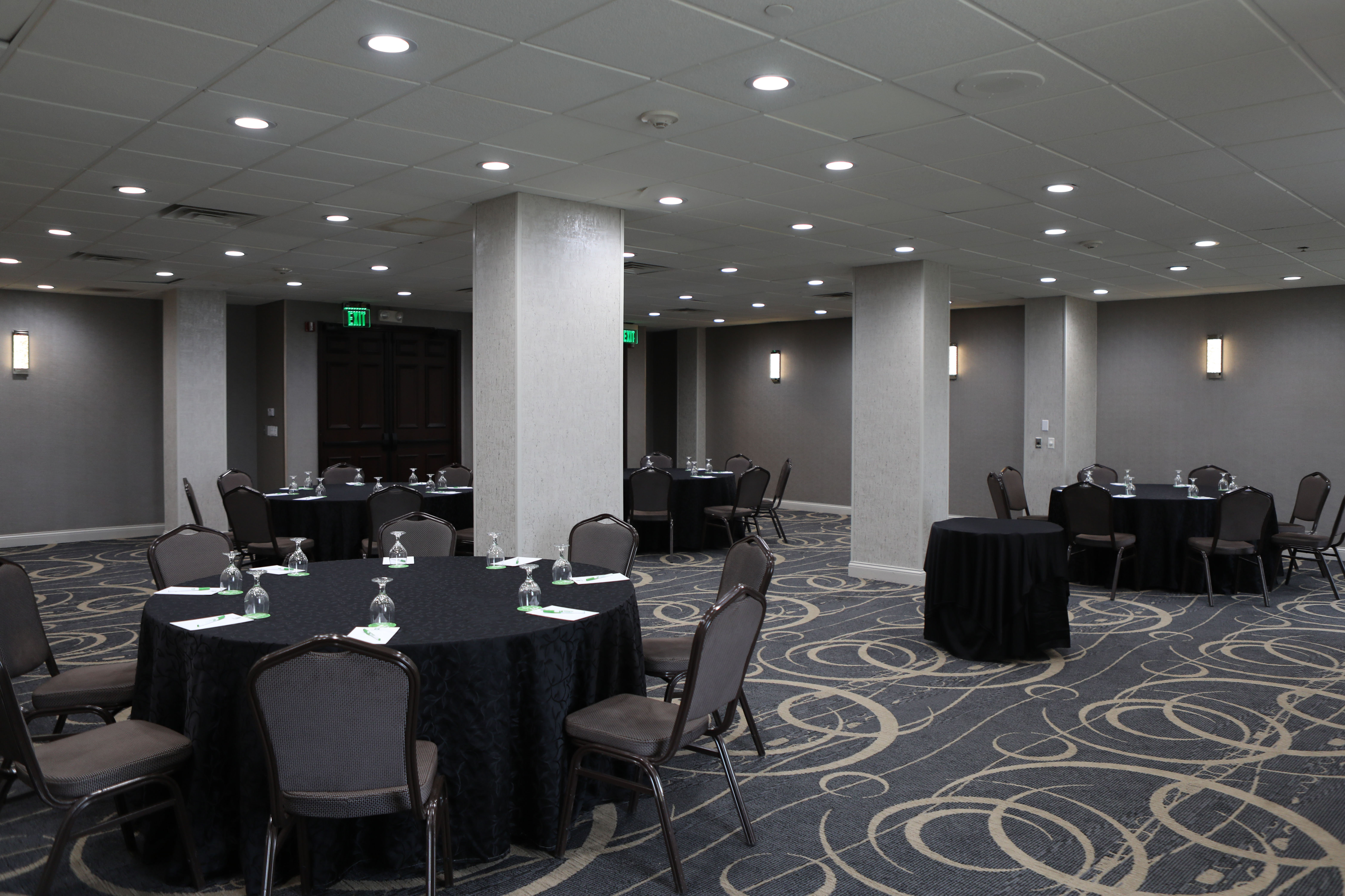 HOLIDAY INN CHICAGO OAKBROOK 52/63