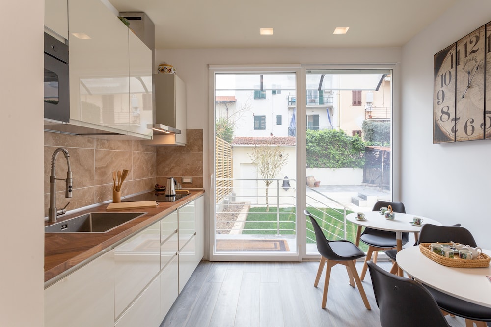 Carla s Rooms with Private Bathroom & Kitchen 20/26