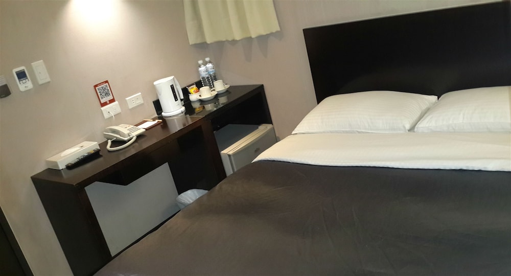 E House Hotel 29/65