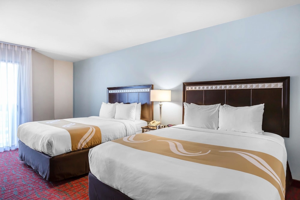 Comfort Inn & Suites Irvine Spectrum 16/49