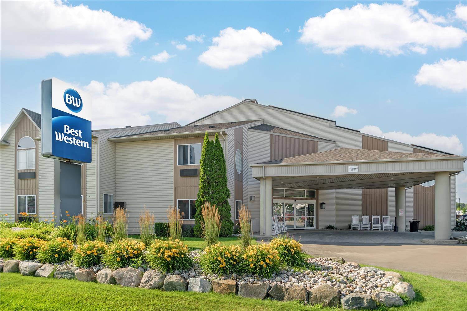 Best Western Lakewinds 2/15