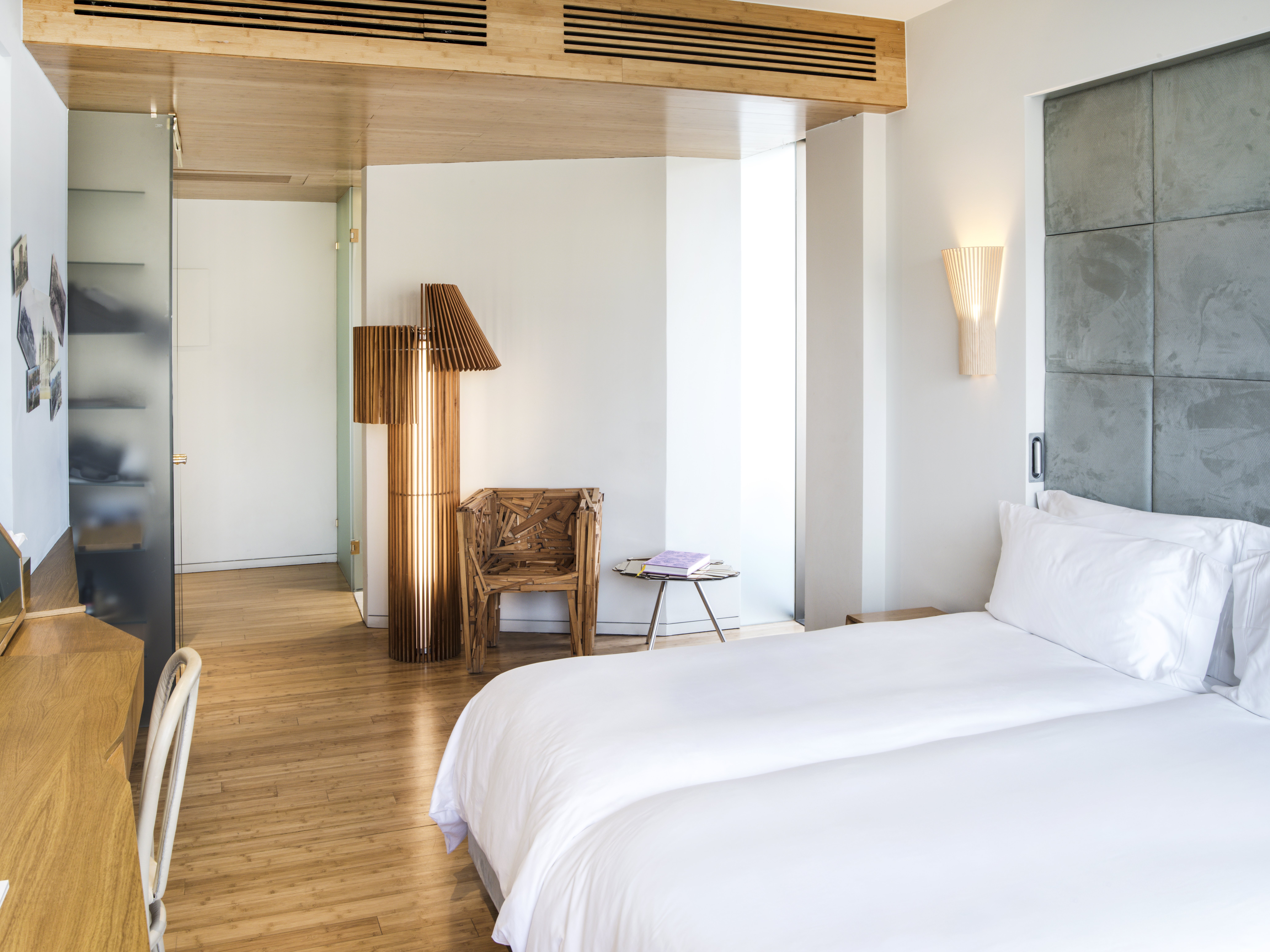 New Hotel 11/61