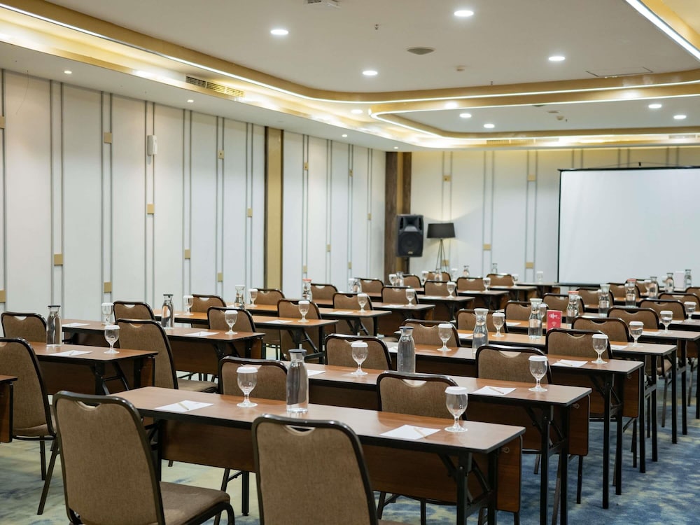 Ibis Bandung Pasteur 52/57