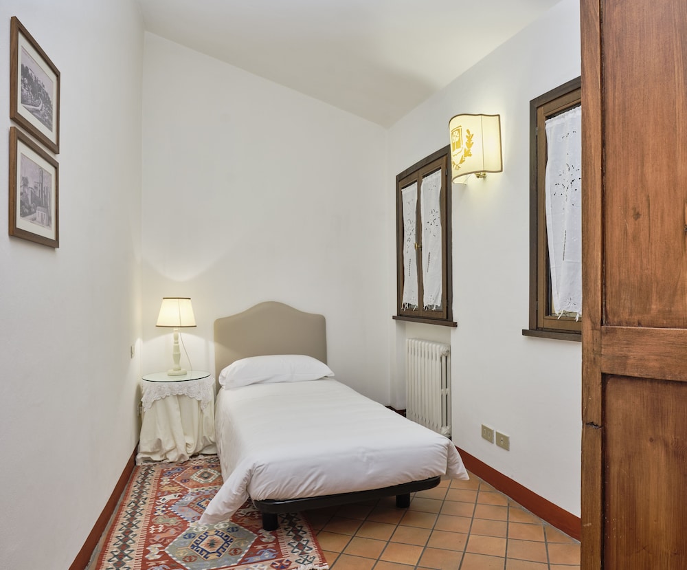 Castello Di Montegridolfo Spa Resort 16/89