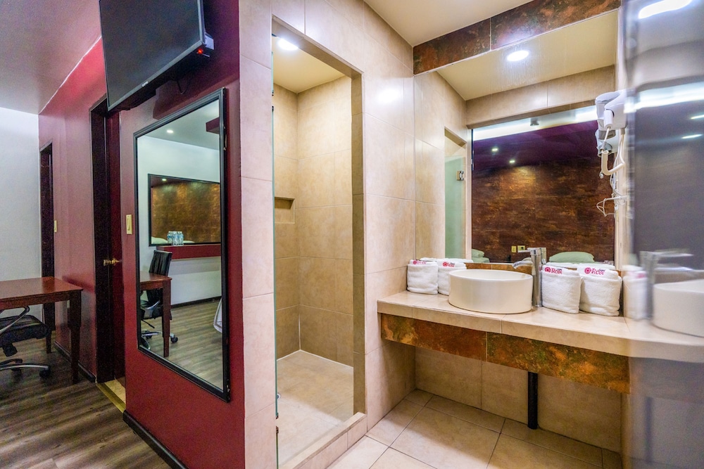 CAPITAL O Hotel Rose, Ensenada 47/48