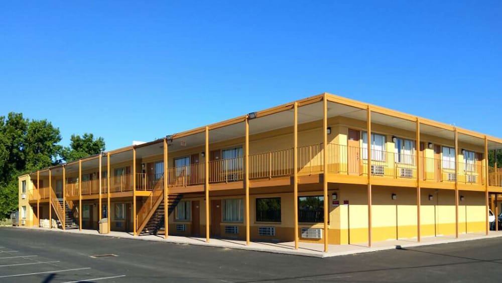 EXPRESS INN NEWPORT NEWS 1/59