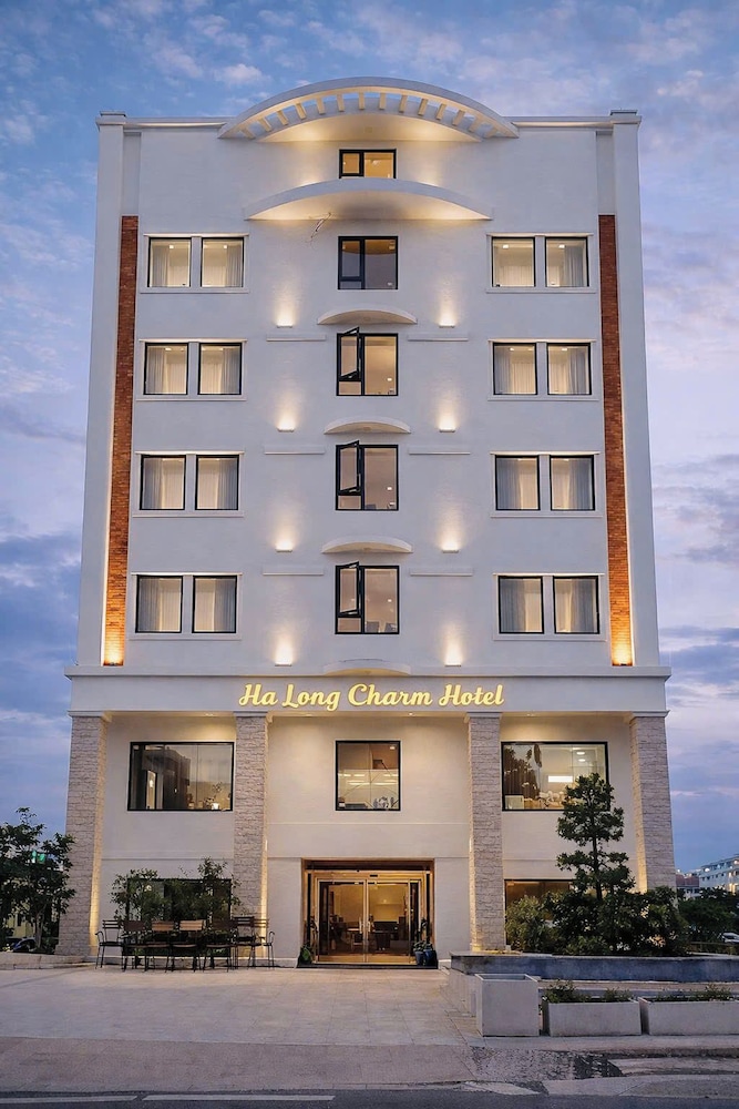 Hidden Charm Hotel 1/50
