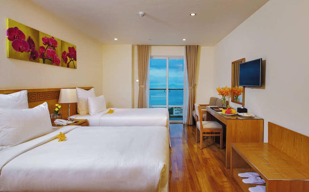 PREMIER, DELUXE, TWIN BEDS