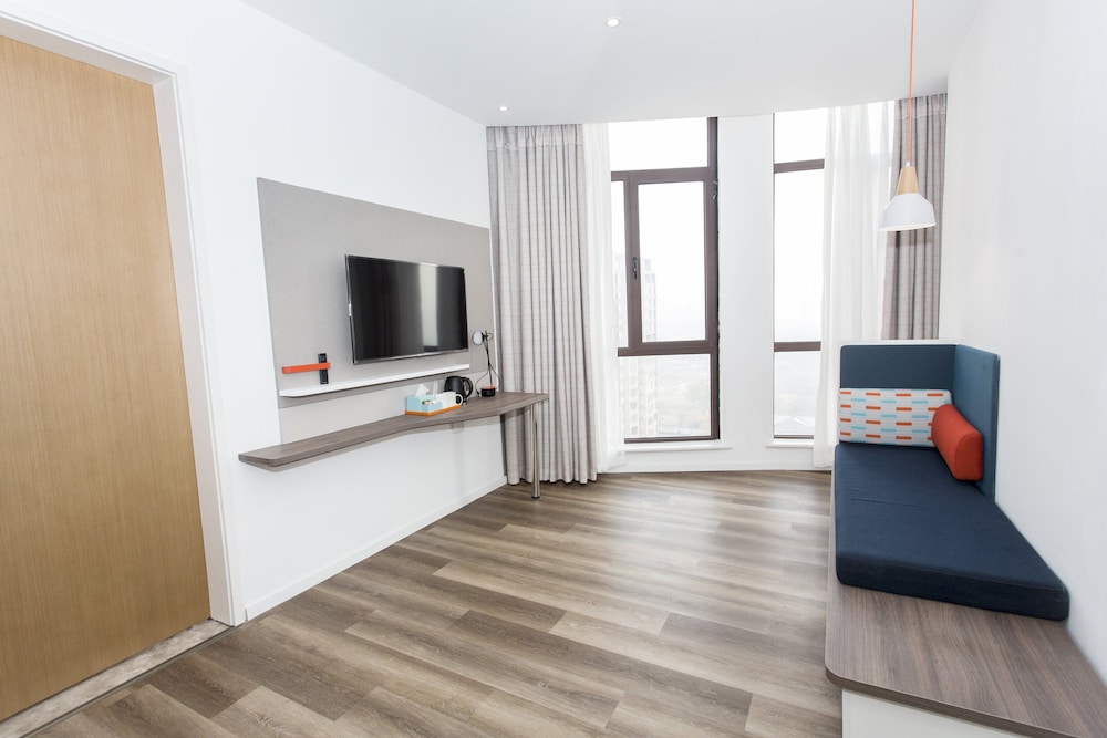 Holiday Inn Express Shangqiu Ancient Town 45/64