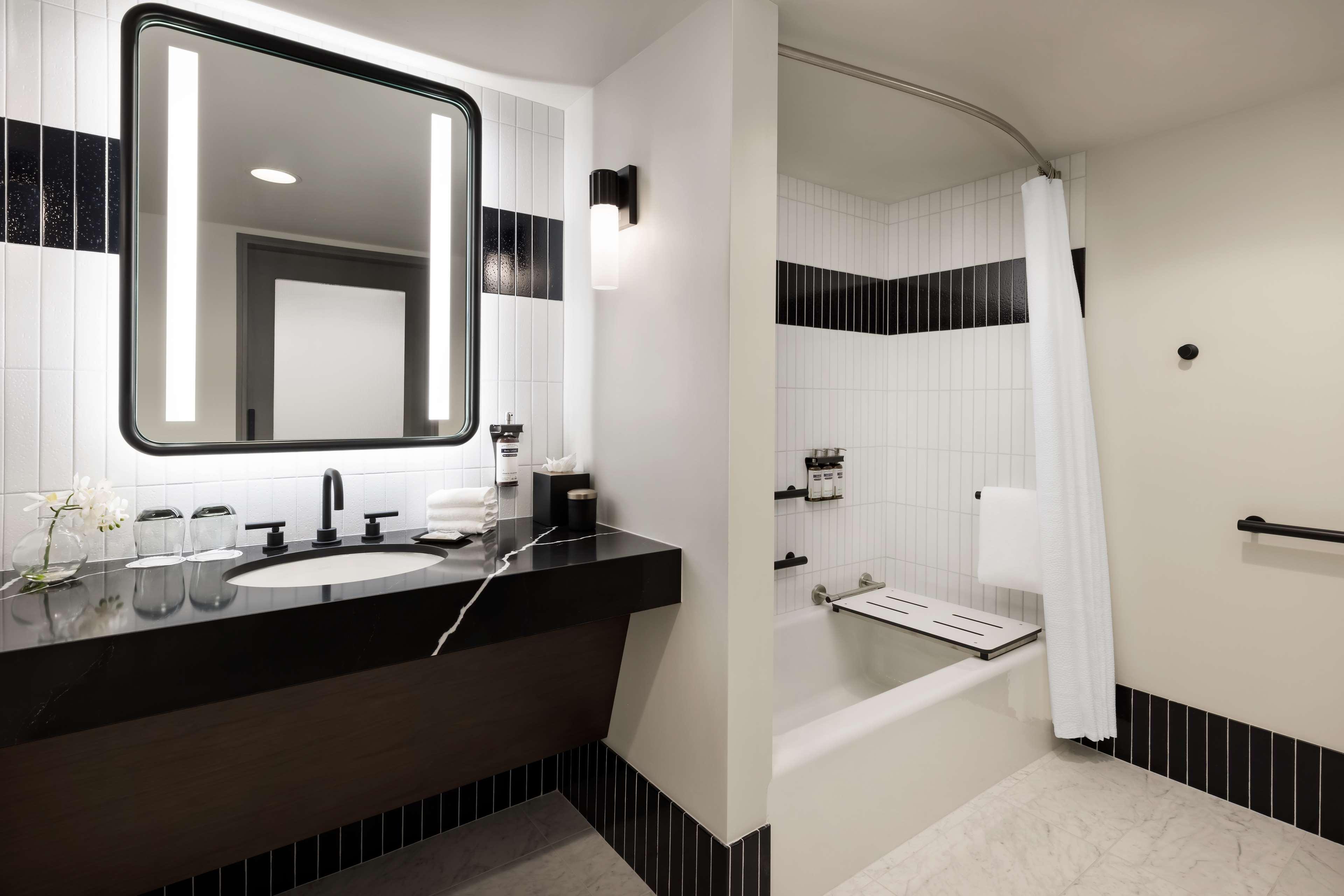 Room, 2 Queen Beds, Accessible