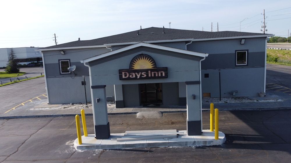 Days Inn By Wyndham Indianapolis East Post Road 1/54