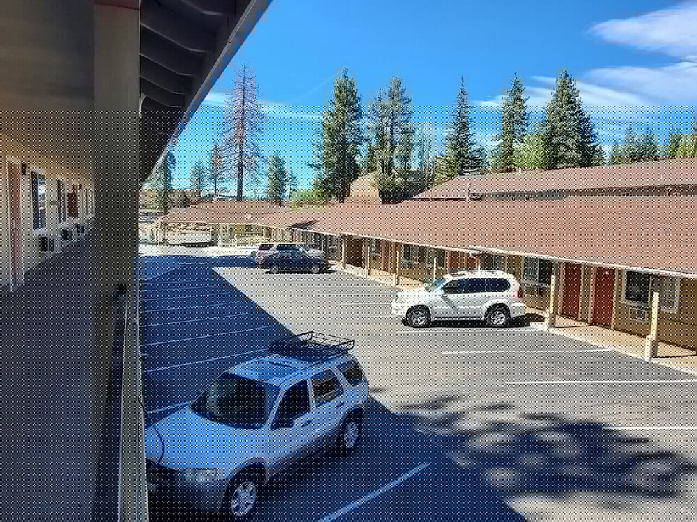 Bluebird Day Inn & Suites 54/68