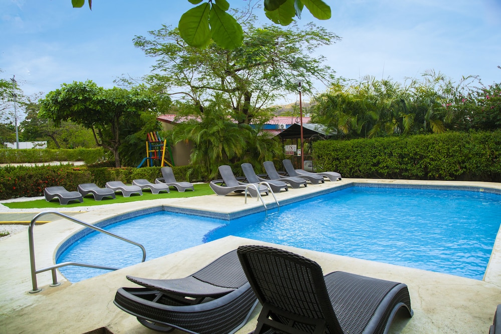 HOTEL & VILLAS NACAZCOL 48/50