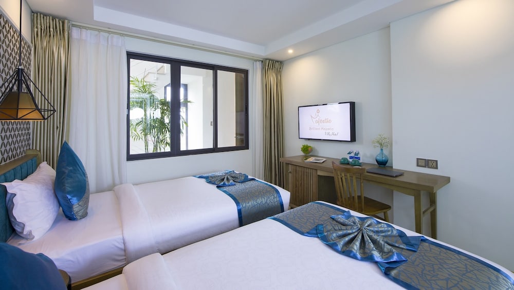 Brilliant Majestic Hotel 12/50