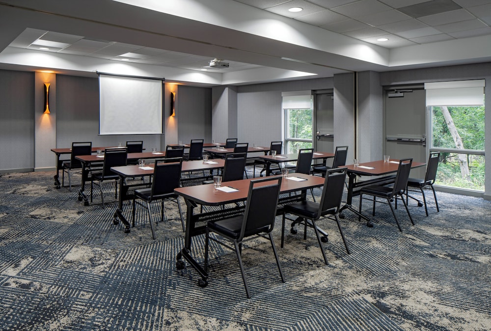 Hyatt Place Nashville/Hendersonville 44/54