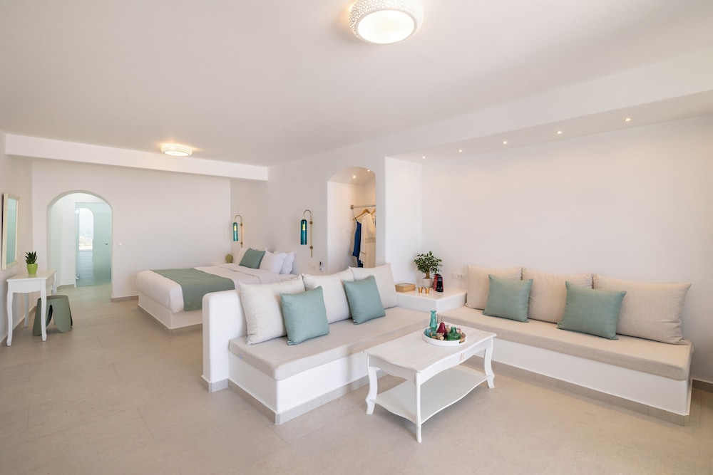 Absolute Bliss Imerovigli Suites 44/63