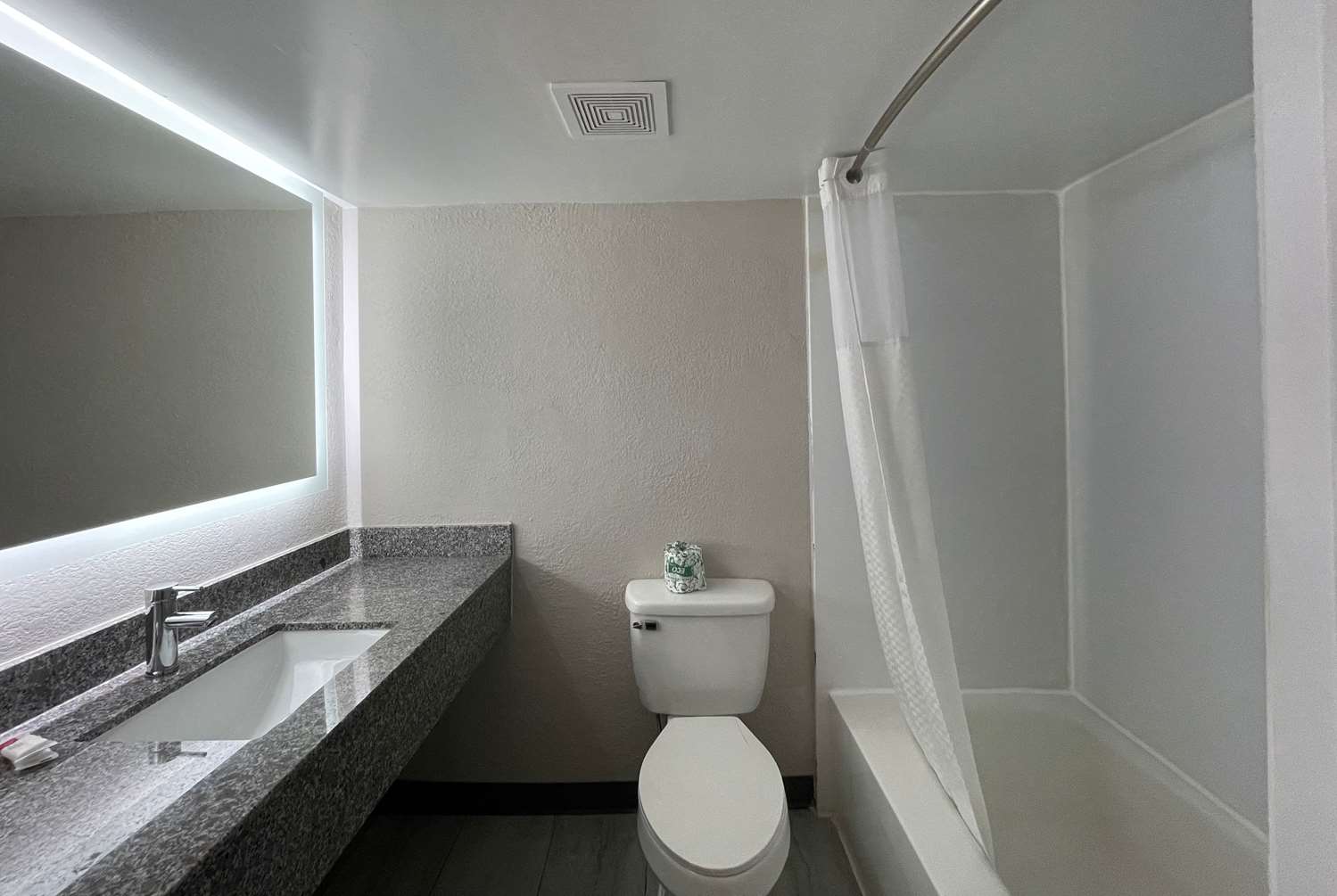 Days Inn & Suites by Wyndham Port Huron 11/12