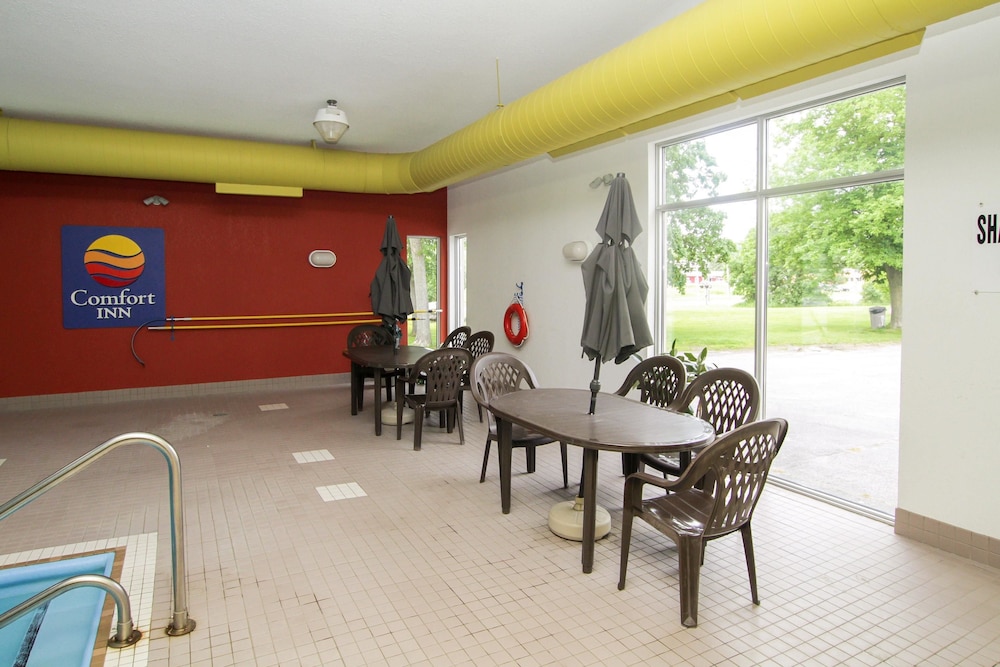 Comfort Inn Cornwall, ON 35/41