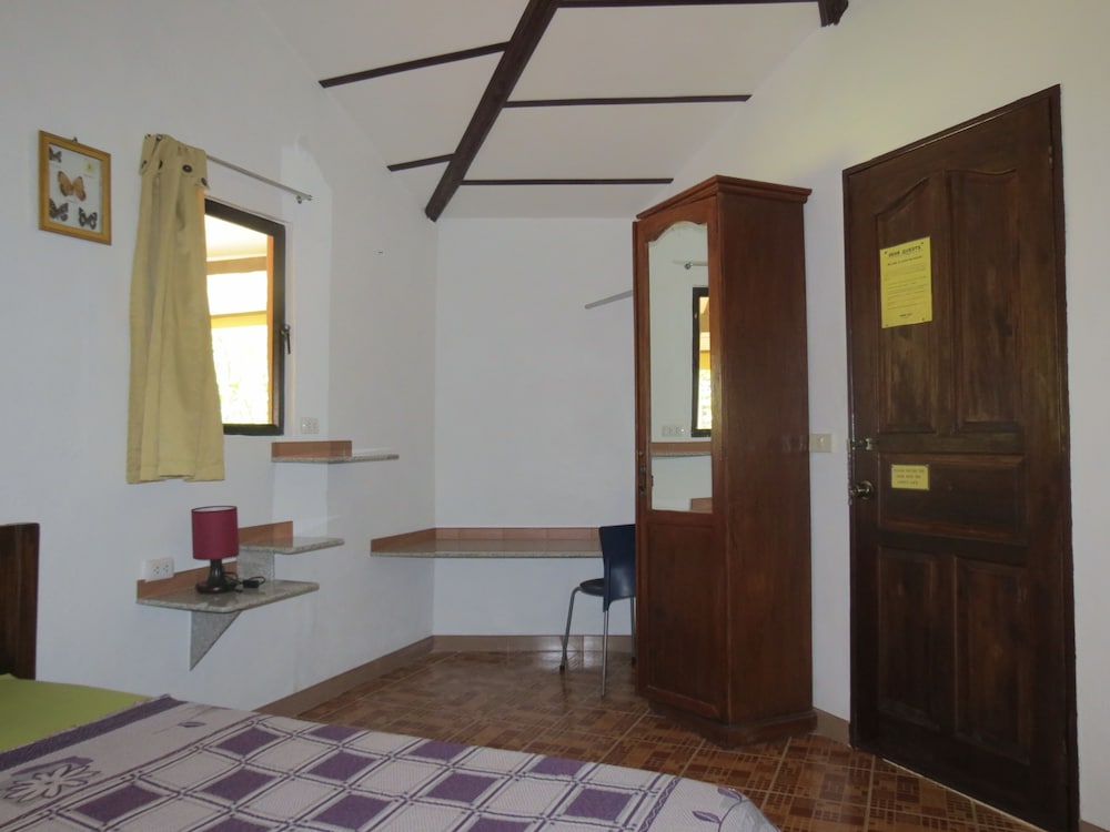 Alonaland Resort Apartelle 11/50