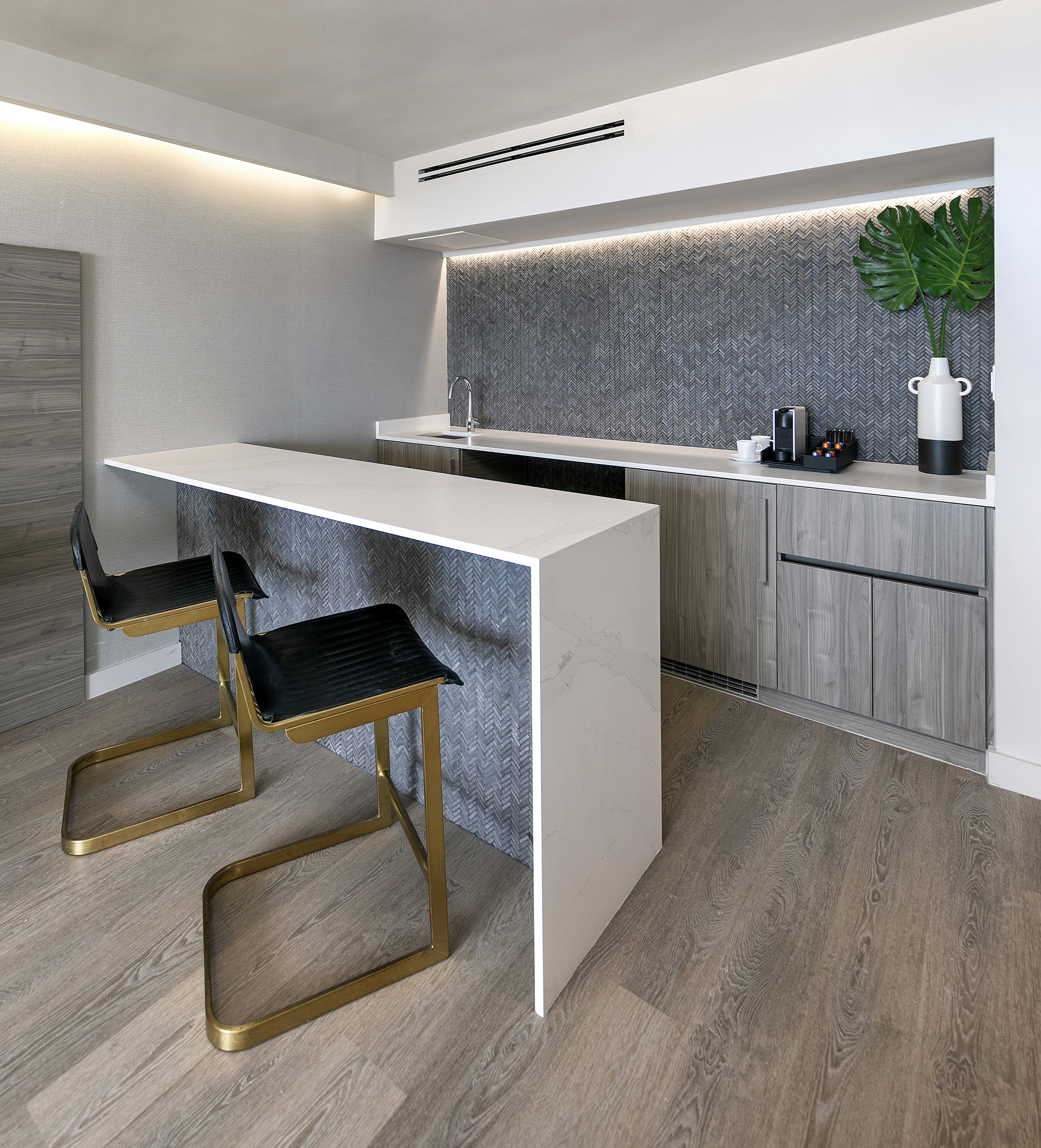 La Jolla Cove Suites 11/65