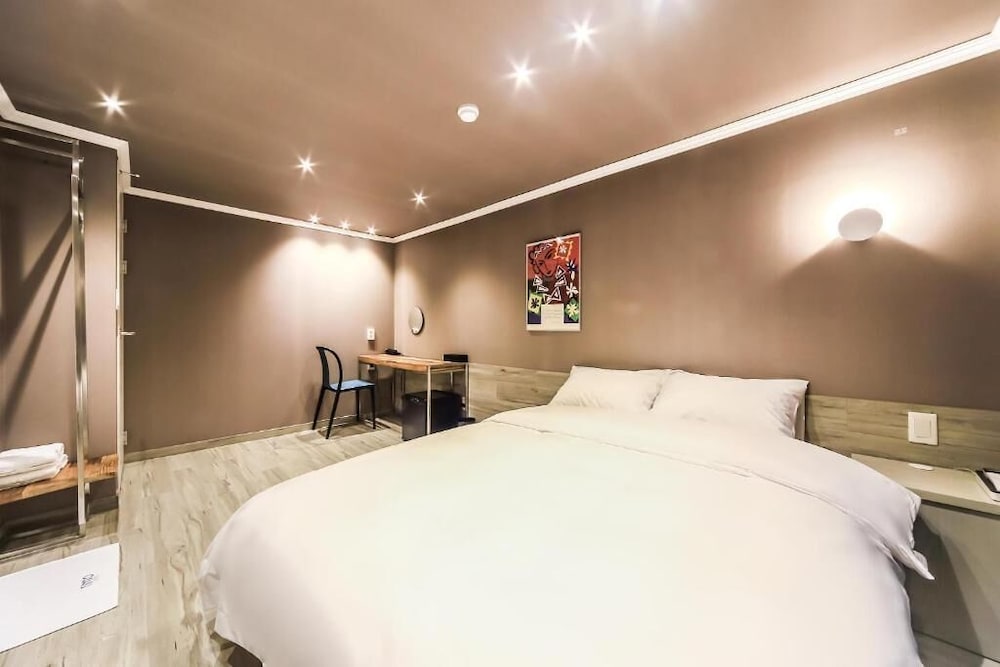Tinto Hotel 24/38