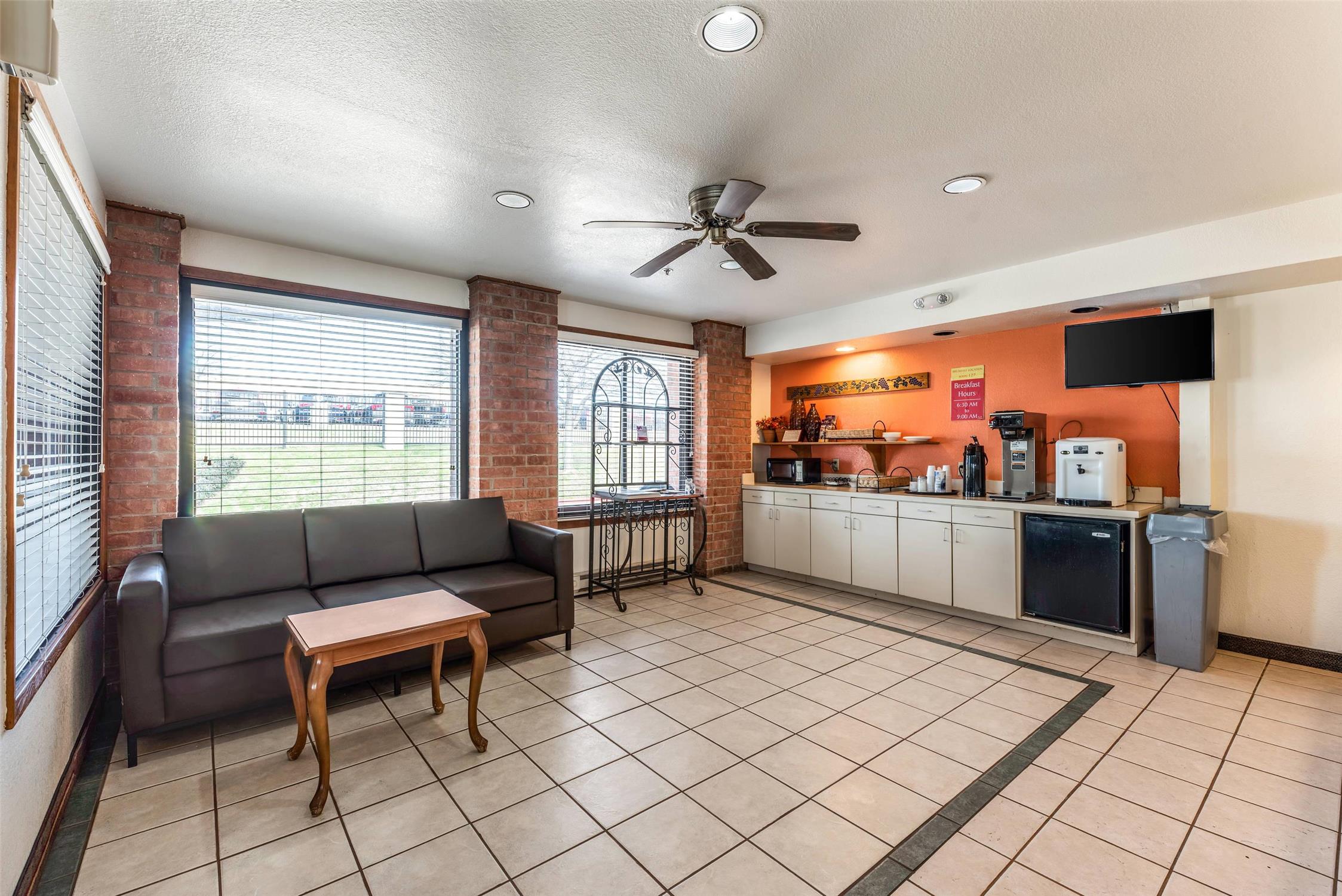 Econo Lodge Inn & Suites Mckinney - Plano North 5/11