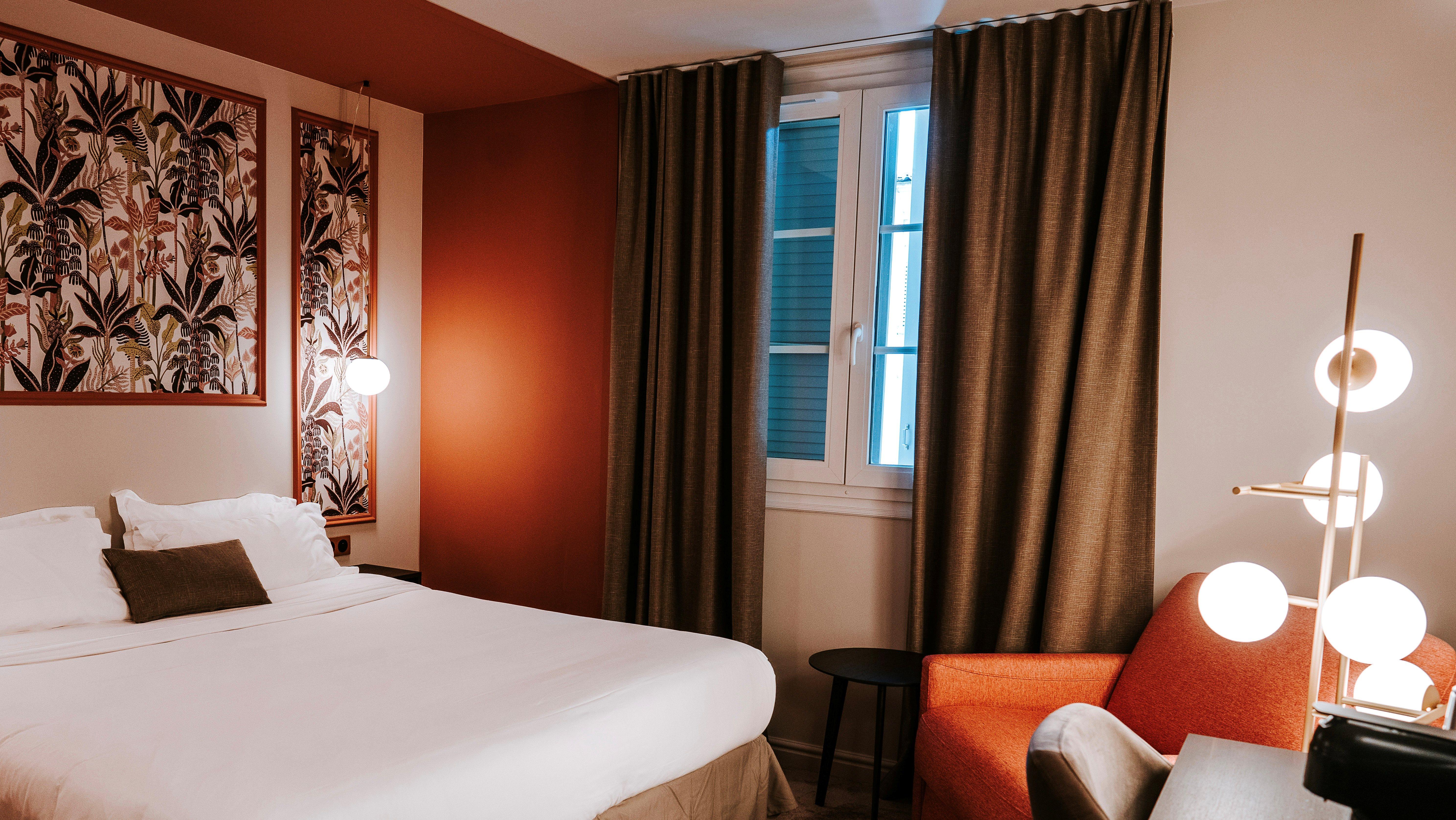 Superior, Double Bed, Street View