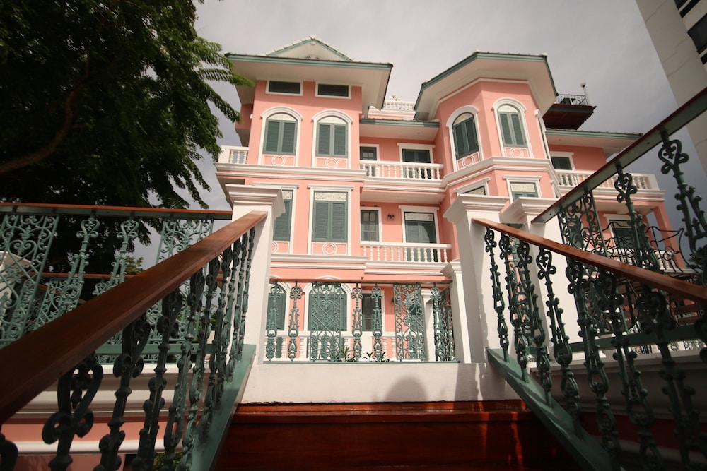 Hiranyakul House 5/50
