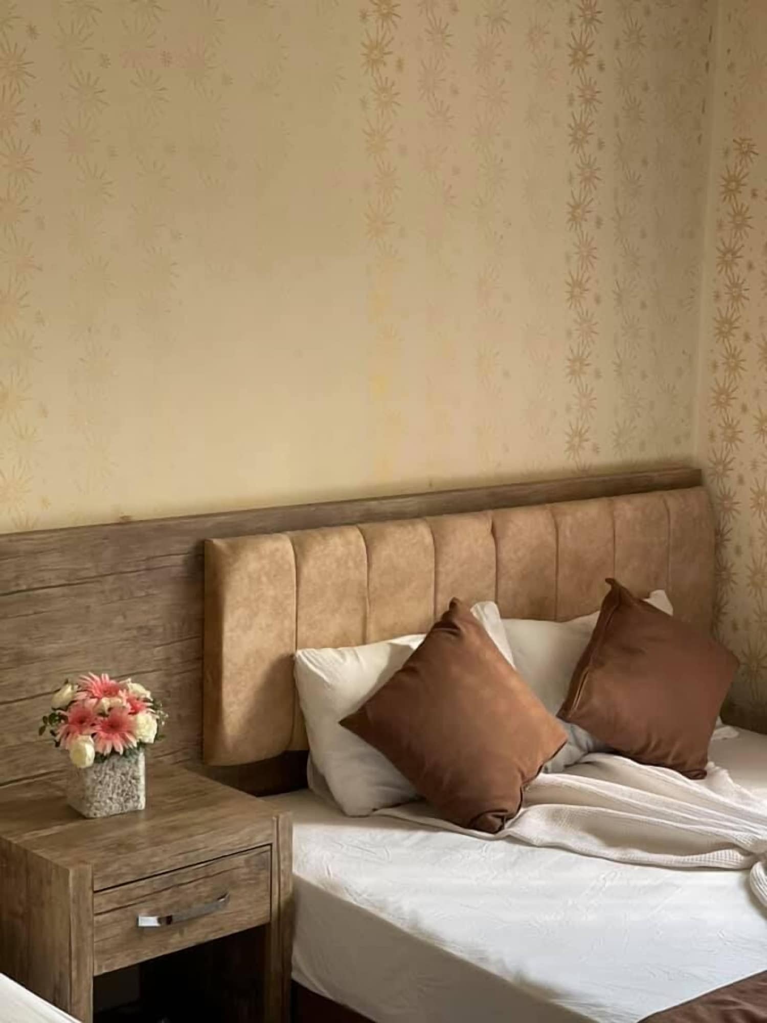 غرفة عائلية بسرير كينج وسرير فردي بإطلالة على الحديقة، Ozgur Hotel 7/10