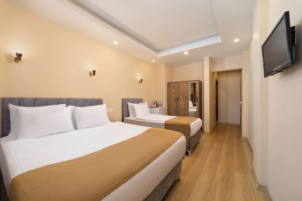 Ulubat Castle Hotel 25/61