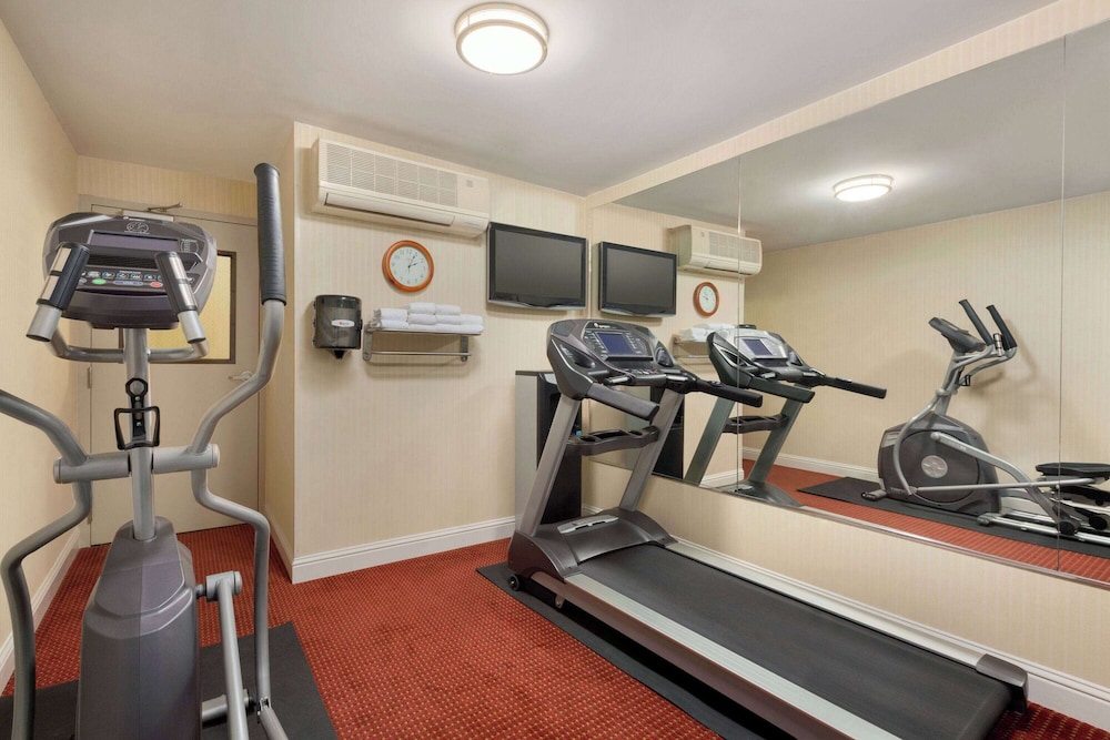 Ramada by Wyndham Oakland Downtown City Center 29/42