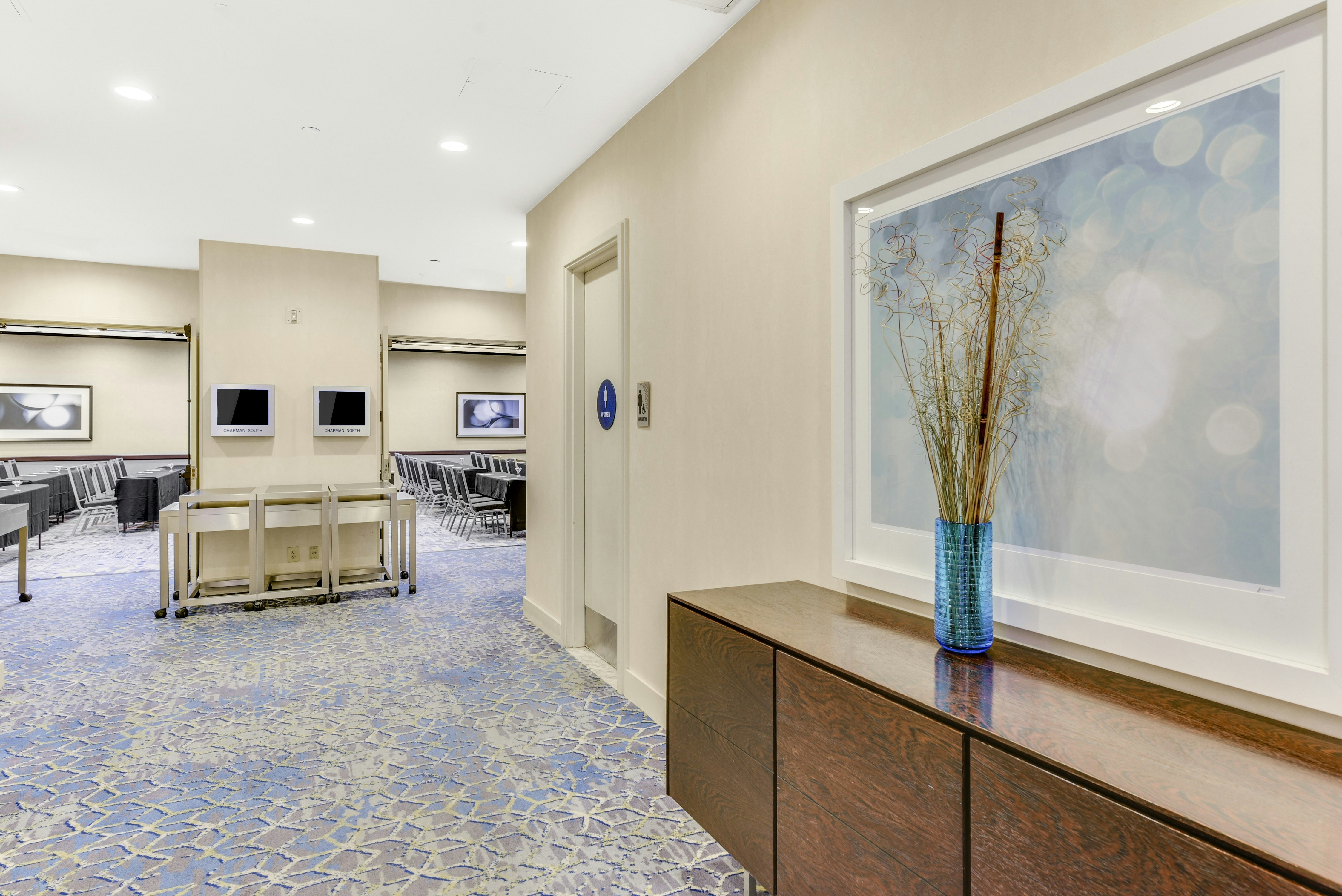 Embassy Suites by Hilton Anaheim Orange 12/61